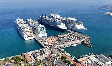 Marmaris'in ardından bir kruvaziyer de Bodrum'a demir attı!