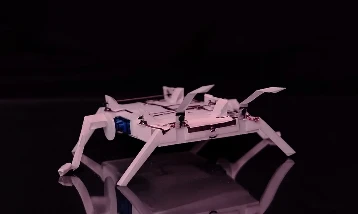 Mekanik zeka devrimi: Çipsiz ve pilsiz robot sadece ışıkla hareket ediyor