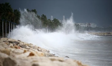 Meteoroloji'den İstanbul dahil 13 şehir için 'sarı' kodlu fırtına uyarısı