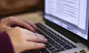 O ülkede yakıt tasarrufu nedeniyle çarşamba günleri resmi tatil ilan edildi