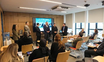 Perakende ve telekomünikasyona nitelikli personel yetiştiriliyor