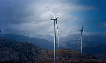 Rüzgar enerjisi yatırımları hızla sürüyor