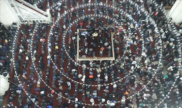 Selimiye Camisi'nde teravih yoğunluğu yaşandı