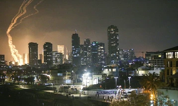 İran'dan İsrail'e misilleme: Tel Aviv'e balistik füze saldırısı