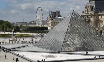 Soygunla gündeme gelmişti! Louvre Müzesi'nde değişim başladı