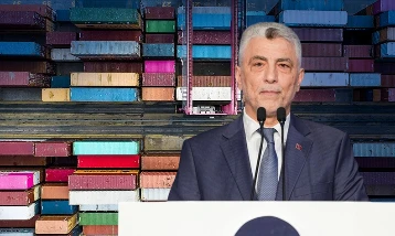 Ticarette hedef büyüyor! Bakan Bolat: Durmak yok, ihracata devam