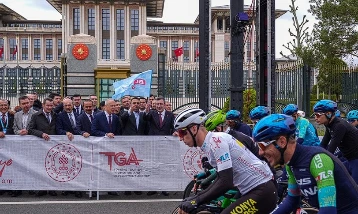 TUR 2026’da son etap başladı: 147 bisikletçi Ankara’da pedal çeviriyor
