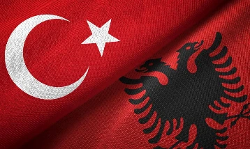 Türk ve Arnavut iş insanları Tiran'da buluştu!