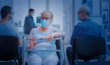 Yaşlılık tsunamisi sağlık sigortasını boğuyor! İsa Karakaş yazdı...