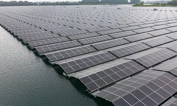 Yüzer GES’ler doğaya katkı sağlıyor: Enerji üretimi ekosistemle buluştu