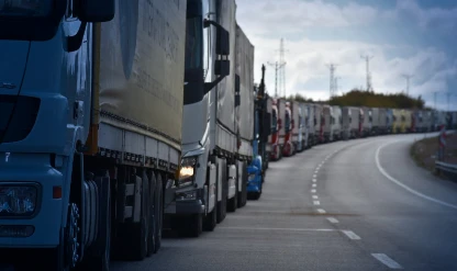 10 yıllık düğüm çözüldü: Körfez'e giden Türk tır şoförlerine vize kolaylığı