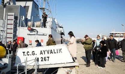 Deniz Komutanlığına bağlı gemiler ziyarete açıldı