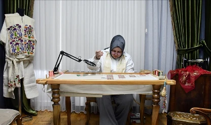 200 yıllık çeyizden aldığı ilhamla Anadolu kültürünü yaşatıyor