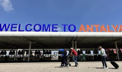 Antalya Havalimanı bir günde 230 bin yolcu ağırladı
