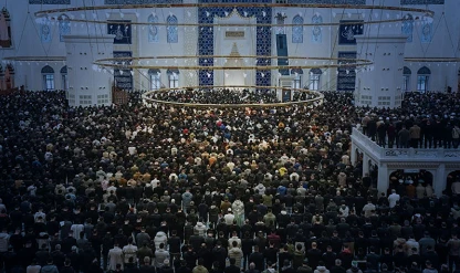 Bayram coşkusu: İstanbul'da camiler dolup taştı