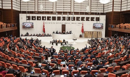 Doğum izni ve sosyal medya düzenlemesi gündemde