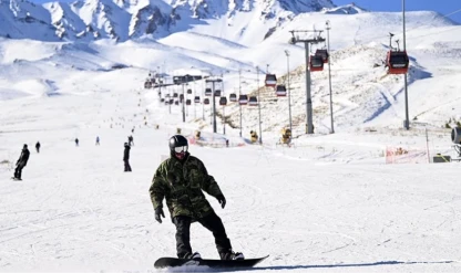 Erciyes Kayak Merkezi'nde sezon açıldı