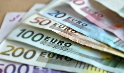 Euro Bölgesi'nde yatırımcı güveni sert geriledi