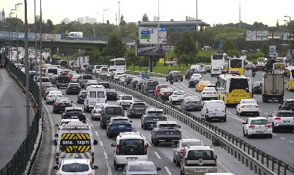 Haftanın üçüncü gününde trafik yoğunluğu yüzde 67 seviyesinde