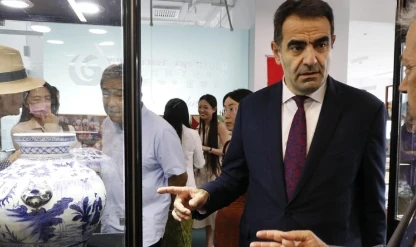 Çin porselenleri Pekin Yunus Emre Türk Kültür Merkezi'nde sergilendi