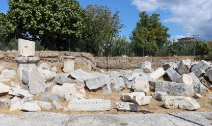 İznik Roma Tiyatrosu'nda yeni bir hat bulundu