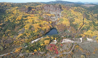 Karagöl Tabiat Parkı sonbahar renklerine büründü