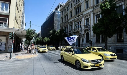Komşuda taksiler 48 saatliğine greve gitti!