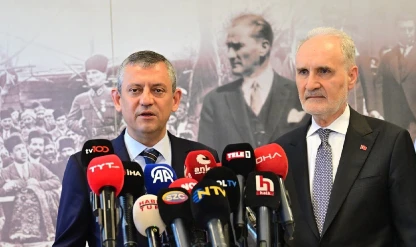 Özgür Özel'den İstanbul Ticaret Odası'na ziyaret