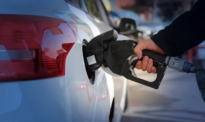 Benzin fiyatları, motorin fiyatlarına indirim gelecek mi?