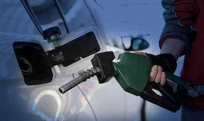Benzin fiyatları, motorin fiyatlarına indirim gelir mi?