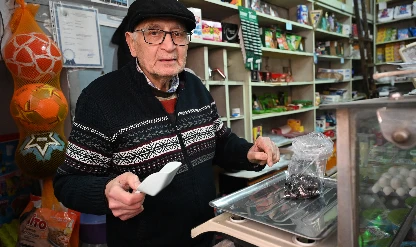 Sadece bakkal değil! Mahallenin 58 yıllık emanet sandığı