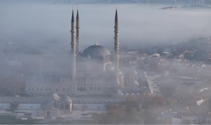 Selimiye Camisi sis içindeyken havadan görüntülendi