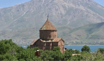 Van Gölü'ndeki Akdamar Adası'nı bu yıl yaklaşık 60 bin kişi ziyaret etti