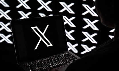 X, İranlı yetkililerin mavi rozetini kaldırdı