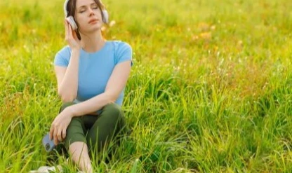 Yalnız başımıza zaman geçirmek psikolojimizi nasıl etkiler?