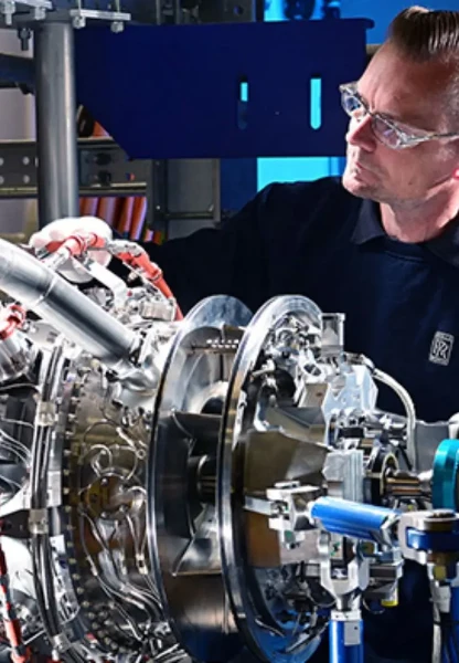 Gökyüzünde yeşil dönüşüm: Rolls-Royce’tan hibrit uçak motoru