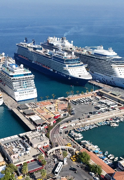 İki günde dördüncü kruvaziyer! 10 bini aşkın turist geldi