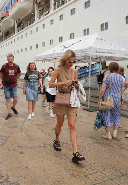 Rus turistler Türkiye, Çin ve Vietnam'a yöneldi