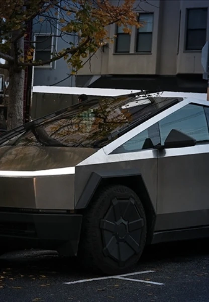 Tesla 219 bin aracını geri çağırıyor