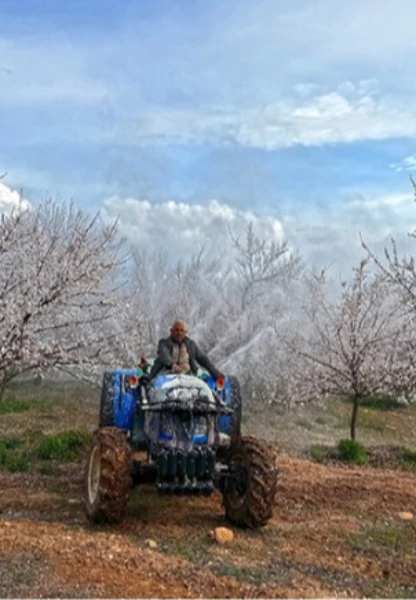 Zirai donun ardından bu yıl kayısı için ilaçlama mesaisi başladı
