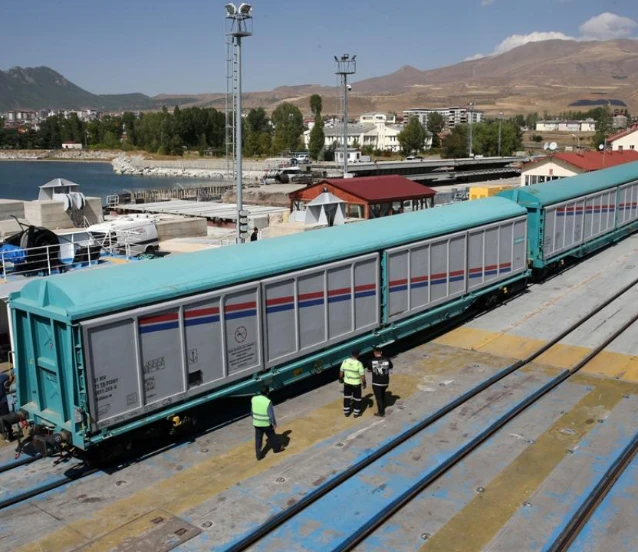 İhracatta mesafeyi tren feribotlar kısaltacak