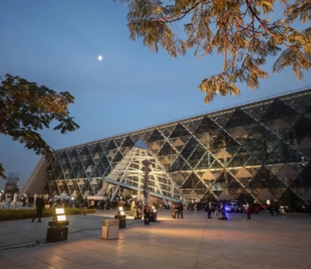 4. piramit olarak adlandırılan Büyük Mısır Müzesi açıldı