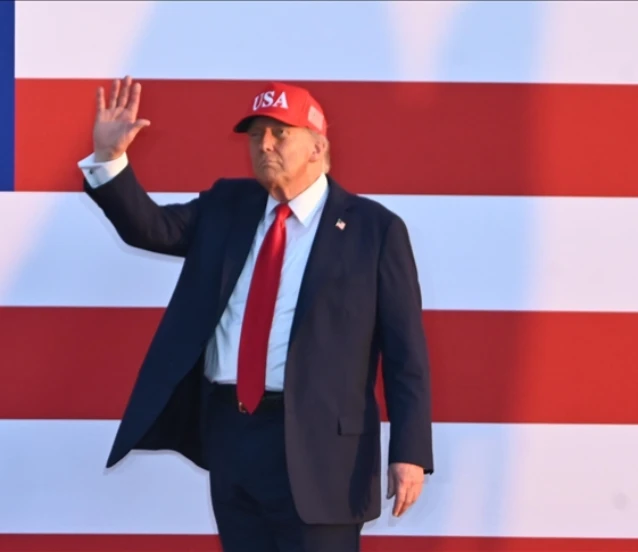 ABD Başkanı Trump imzayı attı: Turiste zamlı tarife