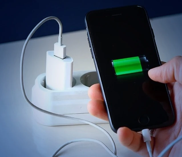 AB'den değiştirilebilir batarya kararı: Zorunlu hale gelecek