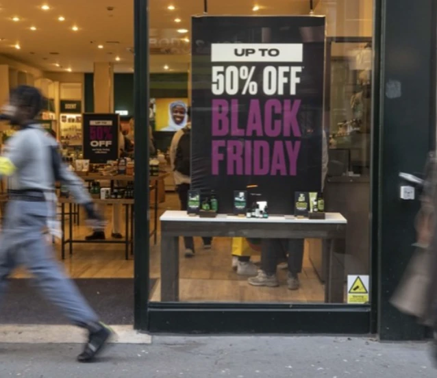 ABD’li tüketiciler 'Black Friday'de rekor kırdı: Harcamalar 12 milyar dolara dayandı