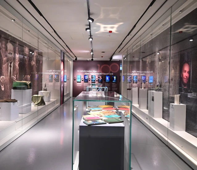 Aliya İzetbegoviç’in hayat, fikir ve mücadele mirası AKM’de sergileniyor