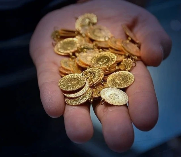 Altın fiyatları kazançlarını geri verdi! Piyasalarda akılları karıştıran hareket