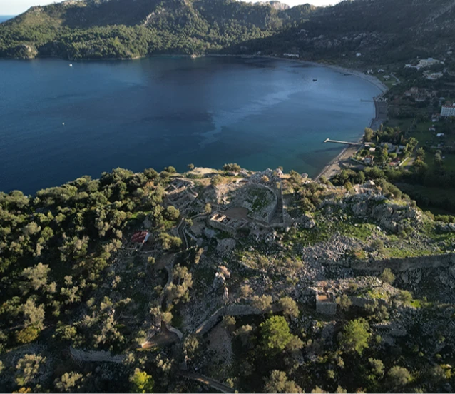 Amos Antik Kenti'nde Asur Tanrıçası İştar betimlemeli gümüş kolye bulundu