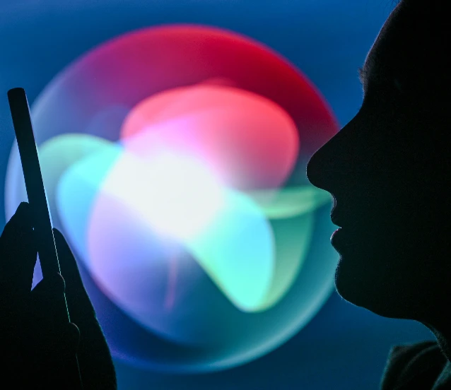 Apple Intelligence bekleneni vermedi, Siri yapay zeka da geride mi kalacak?