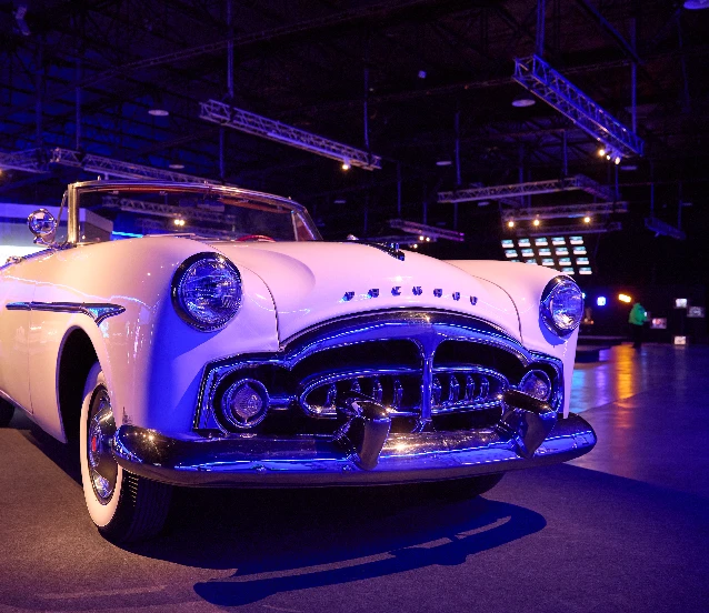 Araba tutkunları bu sergiye akın etti! 15 nadir araç görücüye çıktı